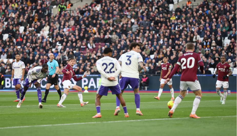 西汉姆联2-3不敌阿斯顿维拉：比赛精彩回顾与分析