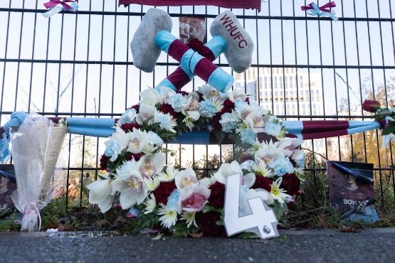 任何老铁匠都记得比利·邦兹 |永远是红蓝英雄