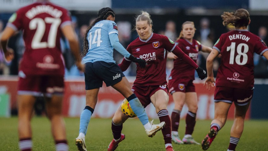 报道与反应 |西汉姆联在女子联赛杯中被曼城淘汰